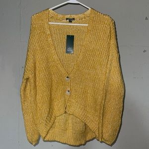 Long Sleeve Crop Style Cardigan. Size S
